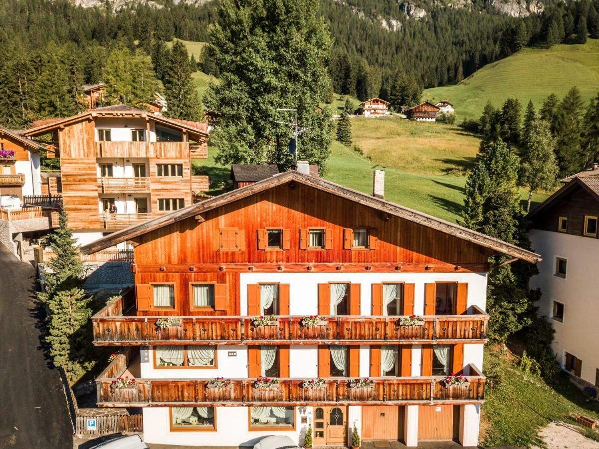 Casa Nives Hotell La Villa  Eksteriør bilde